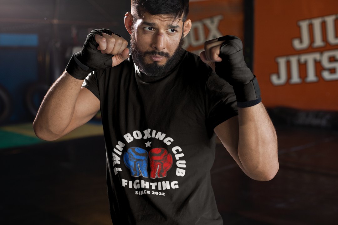 Twin Boxing Club Fighting boxing t-shirt in black, sparring shot