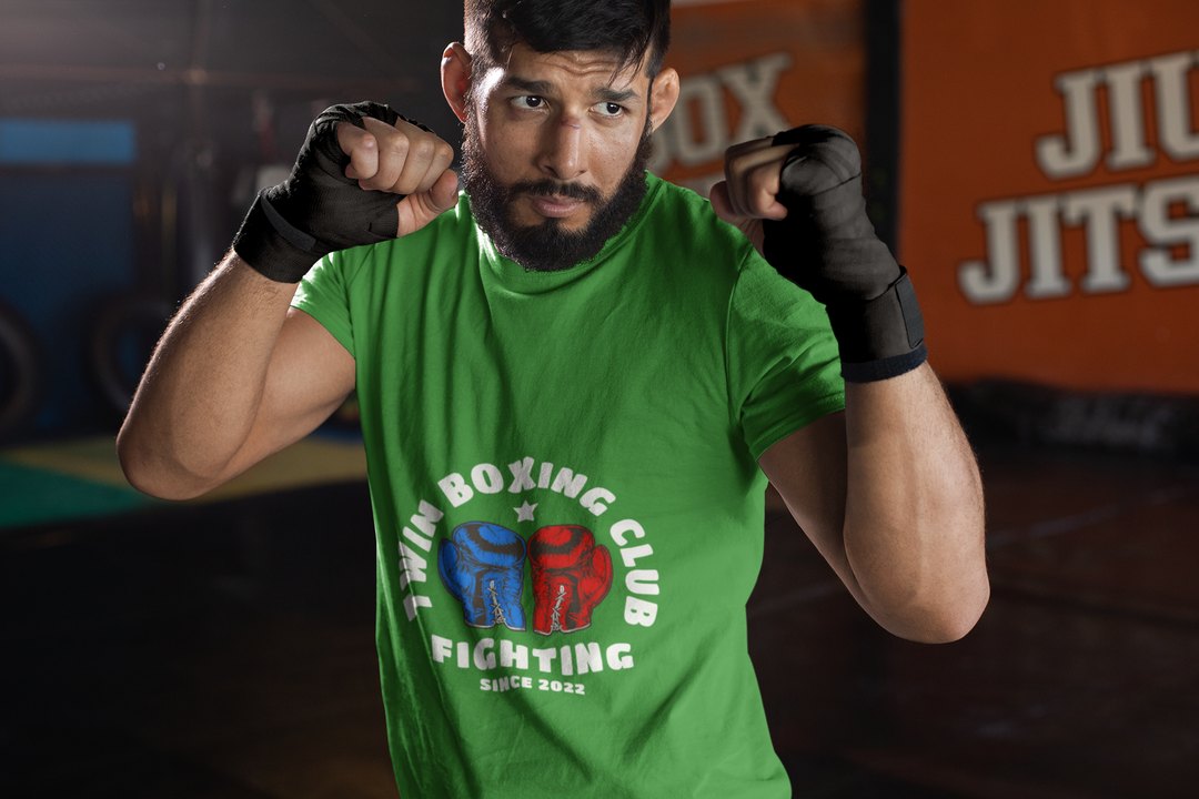 Twin Boxing Club Fighting boxing t-shirt in forest green, sparring shot