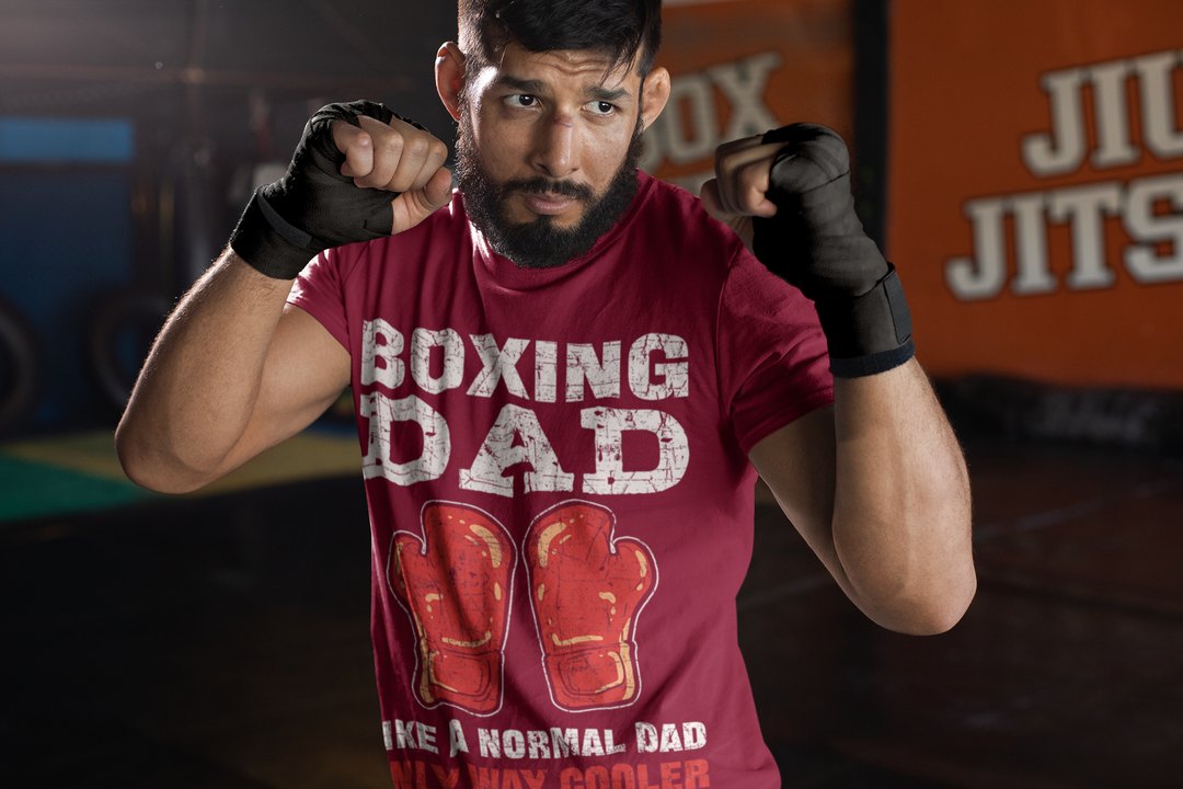 Boxing Dad boxing t-shirt in burgundy, sparring shot