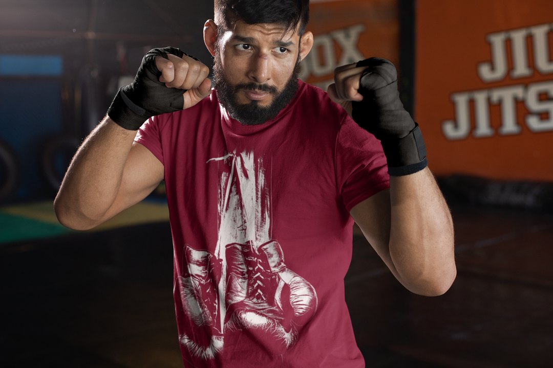 Plain Design boxing t-shirt in burgundy, sparring shot